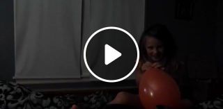 Squeeky balloon noises make doggo go nutso