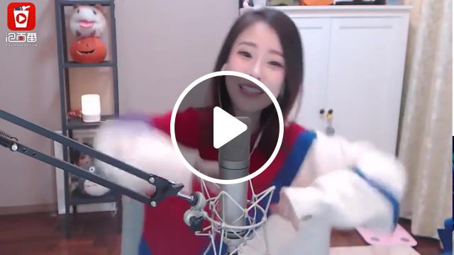 Chinese girl sings about the things she eats, china, food, cousine, song, cute girl, asian, asian girl, chinese girl, cats, dogs, casual racism, stereotypes, stereotype, meanwhile in china, streamer, music. #0