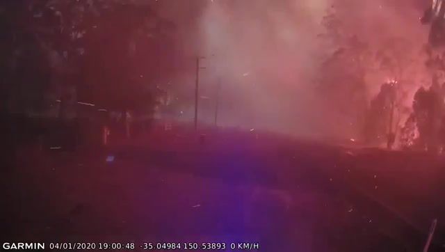 Australia fire 3 30 minutes in 10 seconds 4th January, Currowan Fire Shoalhaven Ddash Cam Unmore 1 Crew 5 Overrun, Nature Travel