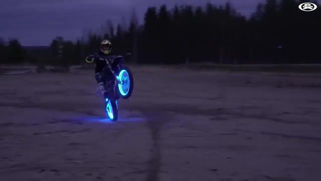 Neon wheels, Mive Attack Paradise Circus, Extreme Sports, Motorcycle Sport, Motorsport, Moto Sport, Moto, Motocross, Neon Wheels, Neon, Extreme, Stunt Freaks Team, Sports