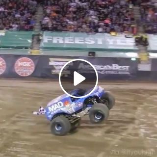 Lee O'Donnell's front flip at Monster Jam World Finals is absolutely insane