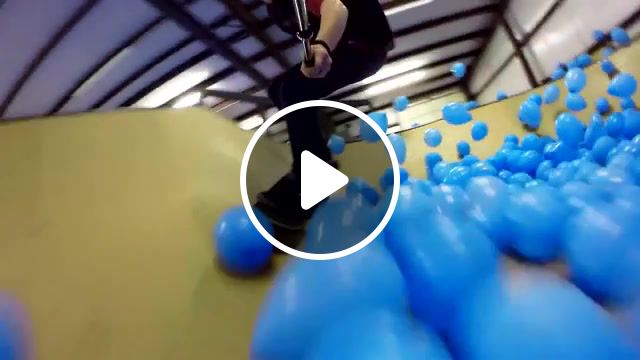 Skateboarding in 5001 balloons, extreme sports, very bad loop, hd, canon, glidecam, 5001, balloon, balloons, skateboarding, skateboard, sports. #1