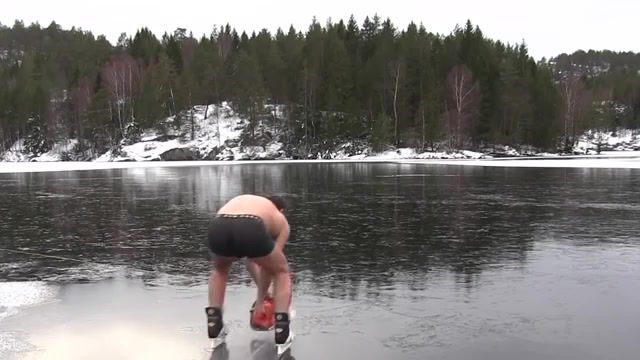 Bad Ideas Best Memories, Iceswimming, Ice Swimming, Vodka, Chainsaw, Husqvarna, Norway, Norge, Larvik, Hallevannet, Vikingfjord, Minions, Reaction, What, Whaat, Whaaat, Random Reactions, Sports