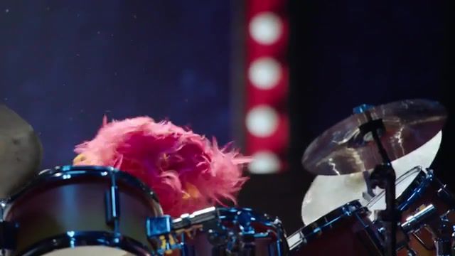 Dave Grohl and Animal Drum Battle The Muppets