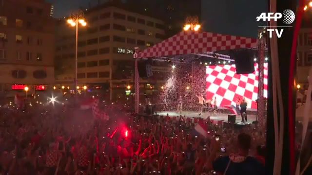 Croatian fans welcome their heroes, 1st, images, croatia, fbl, wc, hero, heroes, coming home, football, world cup, 18, final, france, zagreb, sports.