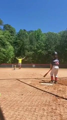 The kid knocked out the first home run in his life, and look at the reaction of his father Dad of the year - Video & GIFs | sports