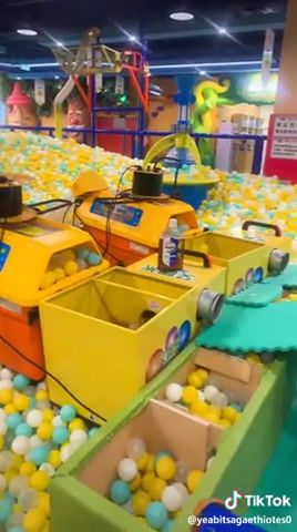 Ball pool cleaning machine, machine, ball, pool, cleaning, magic, science technology.