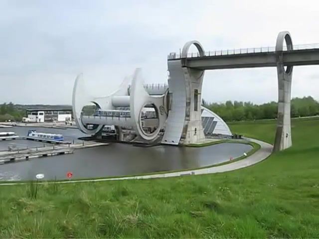 How the Falkirk Wheel in Scotland raises boats from one water level to another, Architecture, Boats, Raises Boats, Scotland, Falkirk Wheel, Nature Travel