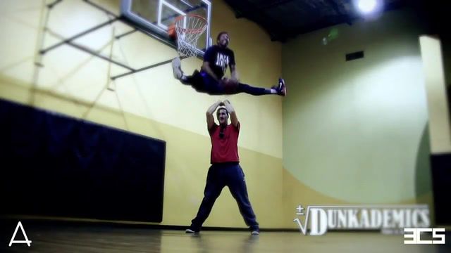 Jonathan clark crazy splits dunk over person, basketball, byasap, dunk, btudio, nba, sports.