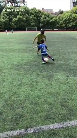 Lol this kids a REBEL - Video & GIFs | rebel,football,soccer,sports