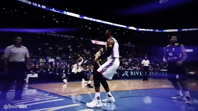 Russell Westbrook Throws Down the Tomahawk - Video & GIFs | sports