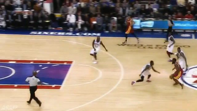 James Harden goes BEHIND the back and BETWEEN the legs - Video & GIFs | btudio,nba,sports