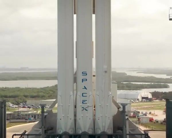 Spacex falcon heavy, spacex, falcon, heavy, falconheavy, kennedy space center, launchpad, science technology.