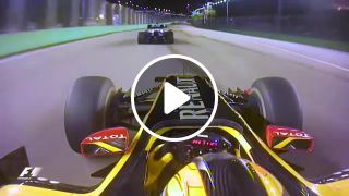 Robert Kubica Slices Through The Traffic Singapore Grand Prix