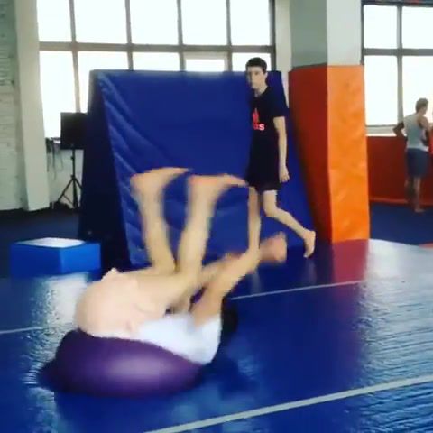 Epic Double Backflip On Exercise Ball, Funny, Of The Day, Everything, Facebook, Youtube, Fallout 4, Fallout 3, Fallout, Backflip On Exercise Ball, Epic Double Backflip, Double Backflip, Epic Backflip, Epic Battle, Backfilp, Epic Double Backflip On Exercise Ball, Epic