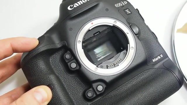 Canon EOS 1D X Mark II 14 FPS