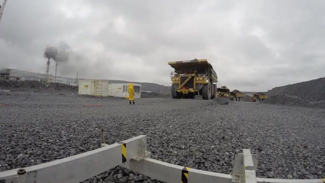 150 shades of grey and a bit of yellow - Video & GIFs | trucks,scale study,jon lajoie everyday normal,mining,science technology