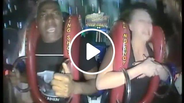 COOLIO sings Gangsta's Paradise on the Sling Shot