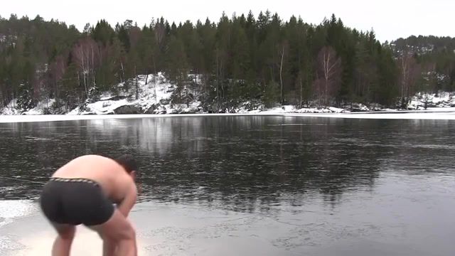 Appetor, Iceswimming, Ice Swimming, Vodka, Chainsaw, Husqvarna, Norway, Norge, Larvik, Hallevannet, Vikingfjord, Nature Travel