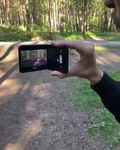 Galaxy Z Flip - Video & GIFs | cyberpunk,future,science technology