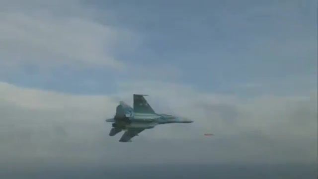 Escorting the Ukrainian missile Neptune by SU 27 Flanker