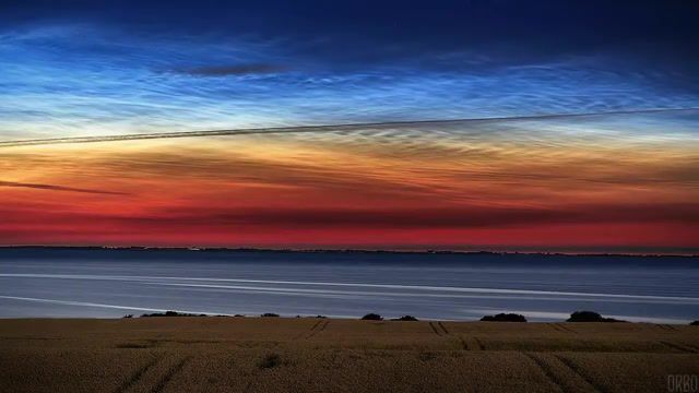 Noctilucent clouds over Denmark, Eleprimer, Cloud, Clouds, Gif, Cinemagraphs, Cinemagraph, Nice, Trippy, Trip, Free, Cools, Gl, Music, Sun, Sunset, Cool, Denmark, Nature, Orbo, Live Pictures