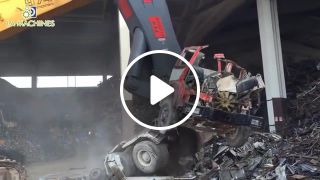 Dangerous Biggest Hydraulic Metal Shearing Machine, Powerful Demolition Car Heavy Equipment