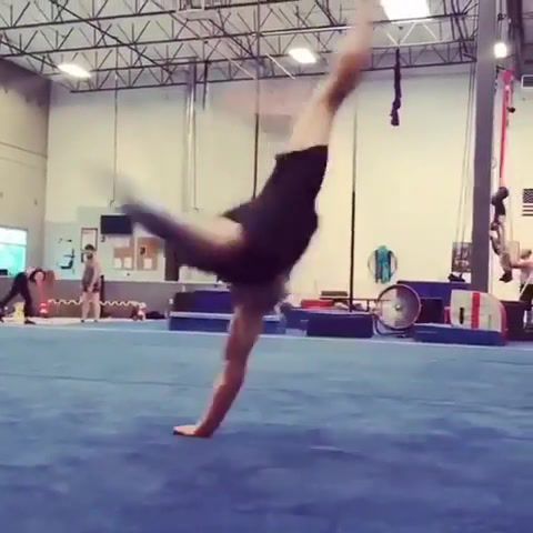 Incredible power, power, braik, body, athletic, performance, powerfull, handstand, strength, breakdance, flip, jump, bodybalance, dance.
