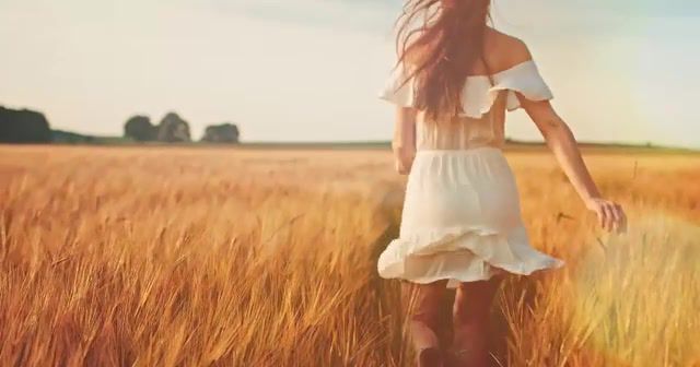 Oh baby, Girl, Running Girl, Slowmo, Slow Motion, Lcd Soundsystem Oh Baby, Lcd Soundsystem, Baby, Perfect Loop, Field, Girls, After Effects, Nature, Beautiful, Watcher, Loop, Beauty