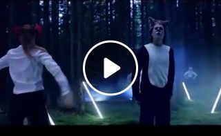 Ylvis feat. MC Tordai What does the illiberal fox say