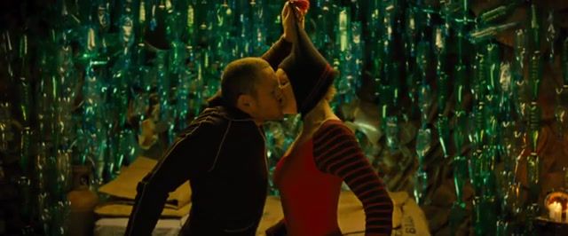 The best kiss of all time, Dany Boon, Julie Ferrier, Creepy, Strange, Seamless Loop, Movie, French Comedy, Micmacs, Snake Lady, Black, Movies, Movies Tv