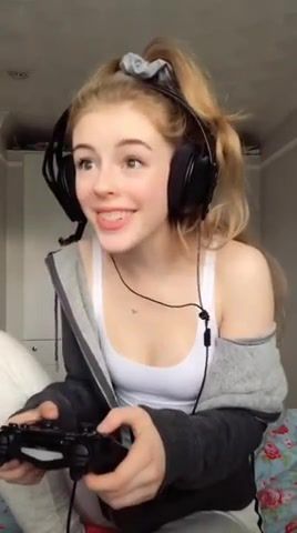 Playing Overwatch - Video & GIFs | overwatch,girl,cute girl,girl fail,games,gamer girl,girl gamer,loop,loops,overwatch meme,funny girl,silly girl,haha,lol,annoying,gaming