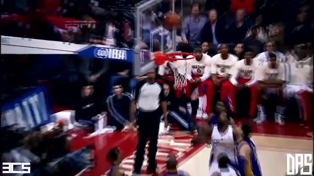 Blake Griffin Soars Over Pau for the Putback, Sports