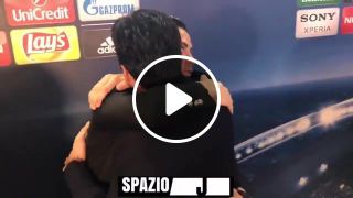 Ronaldo embraced Buffon after the match Real Madrid Juventus