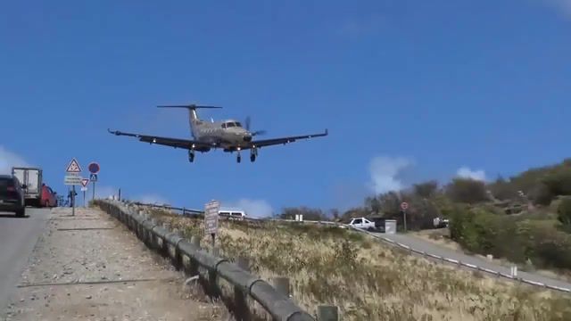 Low flying aircraft Pilatus PC 12 - Video & GIFs | low flying aircraft,incredible low flying aircraft,aircraft low flying,aircraft,low flying airplane,crazy low flying airplane,very low flying aircraft,extreme low flying aircraft,pilatus,pilatus pc 12,nature travel