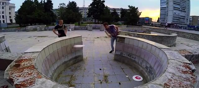 Street frisbee trick shot, advenshot, street frisbee, frisbee in the city, city frisbee, street, frisbee, city, lugansk city, lugansk.