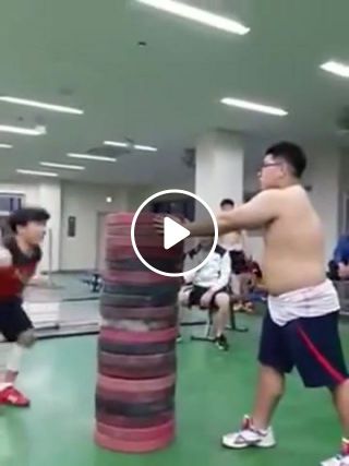 Korean weightlifters plate jumps