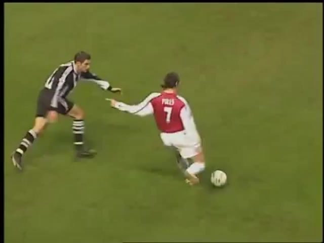 15 Years Since The Most Beautiful Goal In The Premier League History Was Scored. Newcastle. Goal. League. Premiere. Pires. Robert. Arsenal. Bergkamp. Dennis. Sports.