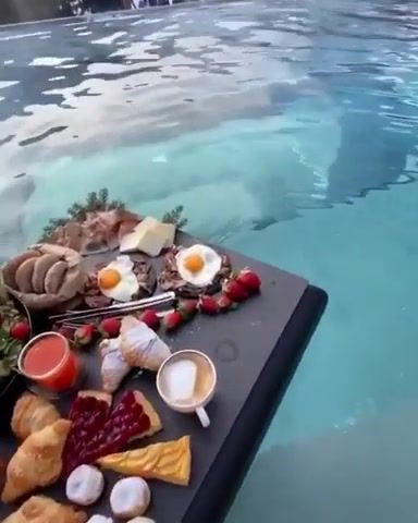 Breakfast in the pool, breakfast in the pool, nature travel.