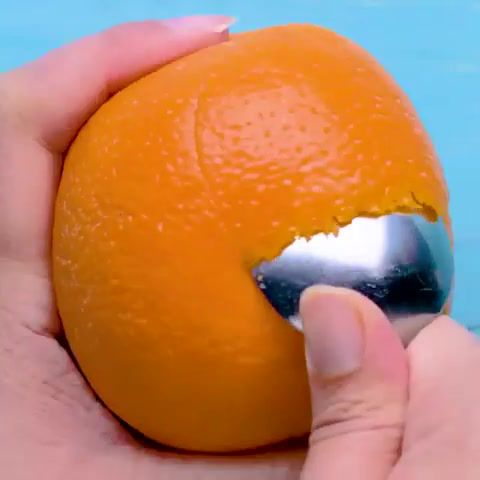 How To Peel An Orange Super Easy. Food. Lifehack. Diy. Kitchen. Cooking. Cuisine. Herbs. Mint. Easy. How To. Skills. Eat. Yum. Music Art Blakey And The Jazz Messengers Moanin. Orange. Fruit. Spoon. Food Kitchen.