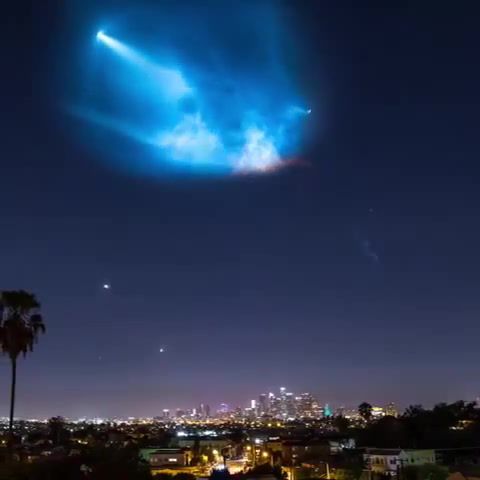 SpaceX falcon 9 leaving Earth