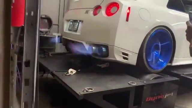 Angry gtr, auto, drift, white, need for speed, engineer, engineering, sound, fire, cars, auto technique.
