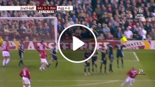Clic Beckham's free kick against Real Madrid Manchester United 4 3 Real Madrid