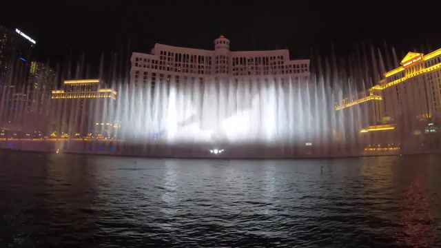 Game of thrones bellagio fountain show 4k gopro 7, for the throne, forthethrone, must see in vegas, things to see in vegas, bellagio fountain, what to see, nevada, what to see in vegas, road trip, final season, gopro 7 black, gopro, las vegas, bellagio, fountain, game of thrones, art, art design.