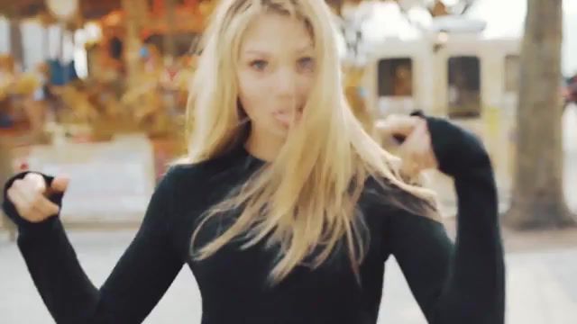 SuperGirl - Video & GIFs | kiss,girl,hair,cute,pumped up kicks,foster the people,dance,supergirl,super,music,fashion,fashion beauty