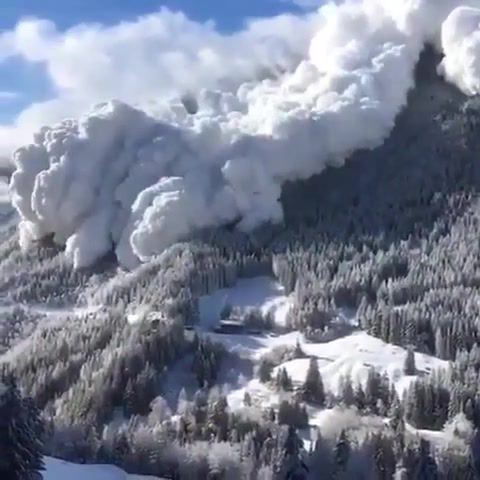 Crazy avalanche in Switzerland, Avalanche, Switzerland, Swiss, Alps, Snow, Winter, Fall, Danger, Nature, Wow, Amazing, Wonder, View, Moon, Ishtar, Like, Share, Care, More, Be Careful, Once, Happens, Nature Travel