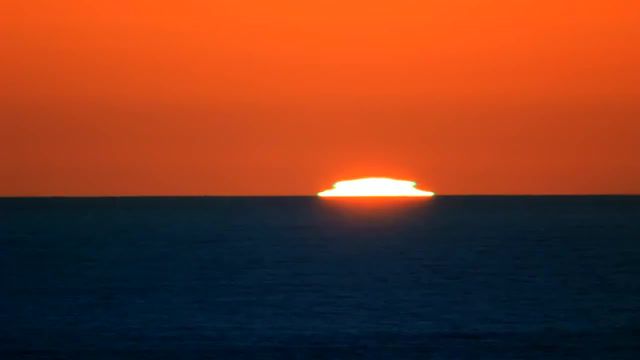 A perfect Green Flash Sunset, Green Flash Sunset, San Diego, Green Flash, Science Technology
