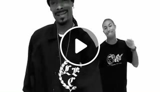 Snoop gets high