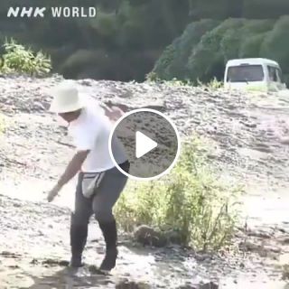 Super stone skipping