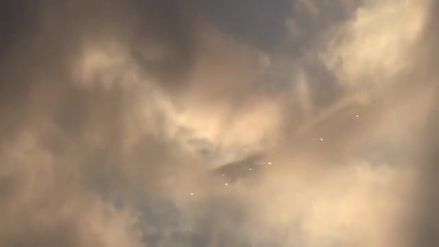 Emirates A380 Plane Cuts Cloud, Aircraft, Airplane, Emirates, Airbus A380, Planes, Plane, Cloud Carving, Galeforce, Atmospheric Phenomenon, Cloud Flying, Fly Through Clouds, Cloud Busting, Emirates Flight, Emirates A380, Emirates Cuts Cloud, Hot, Youtube, Trending, Nature Travel